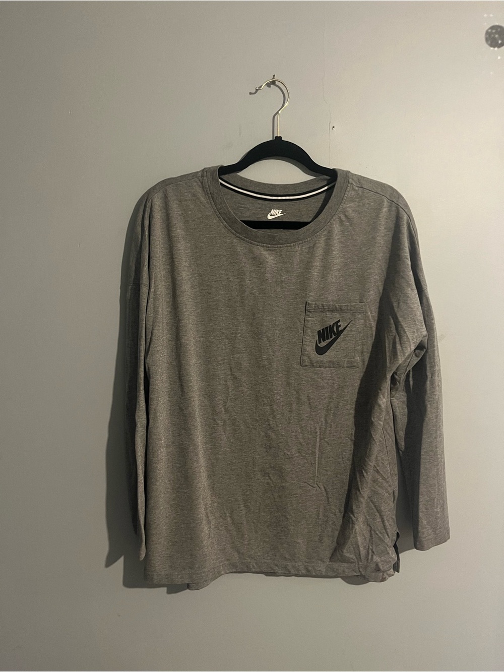 Nike Long Sleeve Tee metallic gray size large casual athleisure